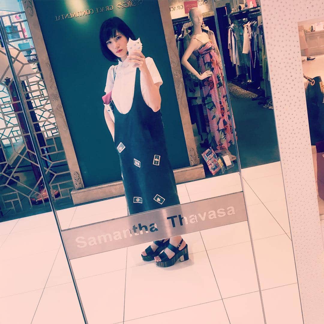 水野しずのインスタグラム：「今日は撮影なので おしゃれ をしました。 しかし当たり前のことですが、ファッションの撮影だったので衣装が用意されていてあまり意味はありませんでした。でもおしゃれって意味とかじゃないですよね。着てる服によって世界のルール変わってくるじゃん？そういうの大事」