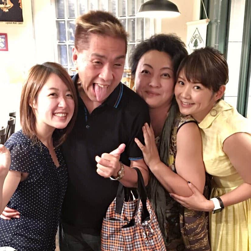 Ayanoさんのインスタグラム写真 - (AyanoInstagram)「数年ぶりに私たちが関西の両親と慕うシナリオライターのいしぜきひでゆきさん&はるみんさんご夫婦と、おしゃれフレンチで楽しくて美味しくてとっても幸せな夜を過ごしました😍💕 . #大阪出張 #京橋」7月20日 1時16分 - ayanotdo