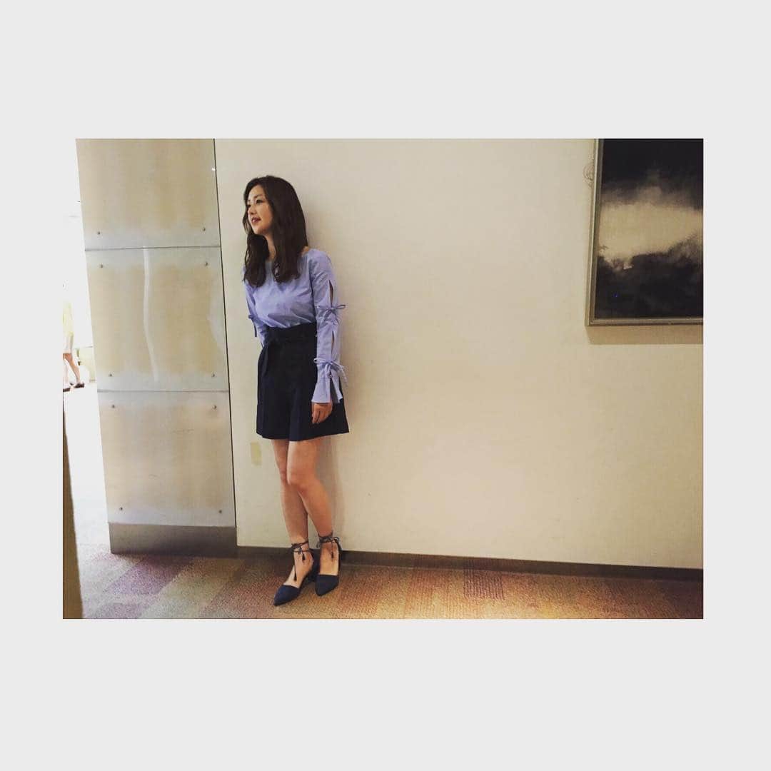 笛木優子のインスタグラム：「バラエチー収録の巻〜📜 今日も暑かったですね💦  예능녹화날 ~~ 오늘도 무지 덥다 😭  #ジルスチュアート#jillstuart」
