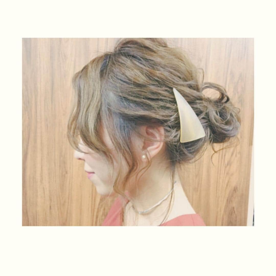 yukiss27のインスタグラム：「・ 私のカリスマ、やださん による @yadayurika ヘアセット🙋🏼🙋🏼💕💕💕 ・ 毎日巻いて結んで欲しい‥🤔💕💕 ・ #ゆきこhair #ヤダスタグラム  #san_official ・」