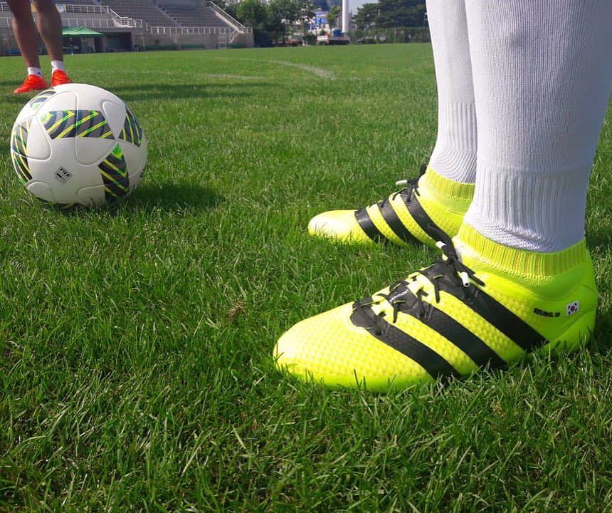 のインスタグラム：「- - - - - - - - 아디다스⚽️ #FirstNeverFollows #Ace16 #아디다스」