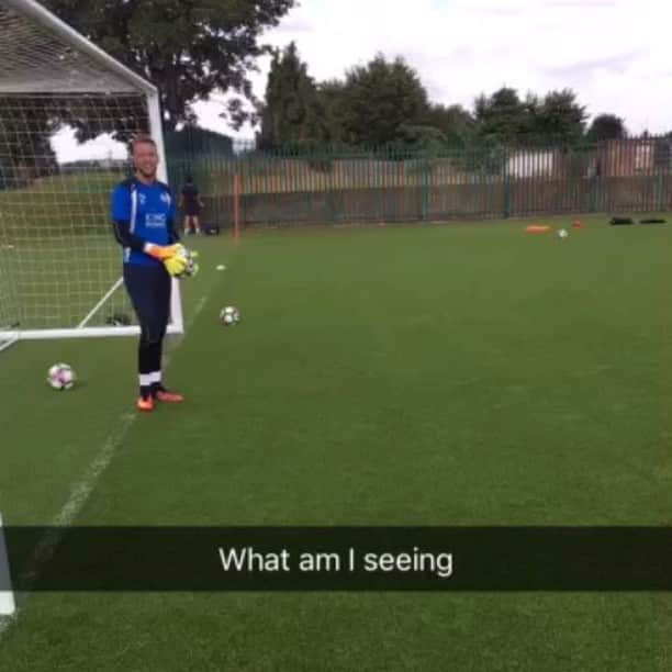 ベン・ヘイマーのインスタグラム：「Paco showing us how it's done today in his new Pumarangs! Video Cred @liammoore93」