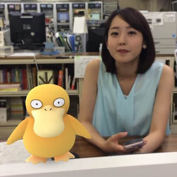 河村綾奈のインスタグラム：「こんな近くにポケモンさんが。 #ミーハー #ポケモンgo #コダック #かわいいけど #私のポケモン は #ミュウツーで止まってる」