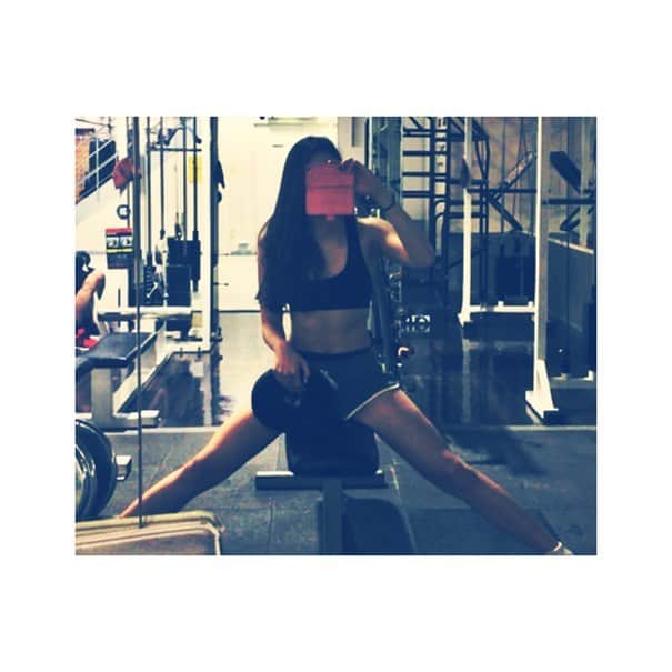 川戸沙羅のインスタグラム：「幸せはぴお🙂🙃🙂❤️💚💙💜 #workout #traning #bodymake #bestbody #fitness #protain #helty #diet #gym #instagym #fashion #sports #WooYes #sospecialday #allmygirls #model #ワークアウト #トレーニング #ボディーメイク #ベストボディー #フィットネス #プロテイン #ヘルシー #ダイエット #ジム #筋トレ女子 #女性パーソナルトレーナー #アンチエイジング #フィットネスモデル #健康美」