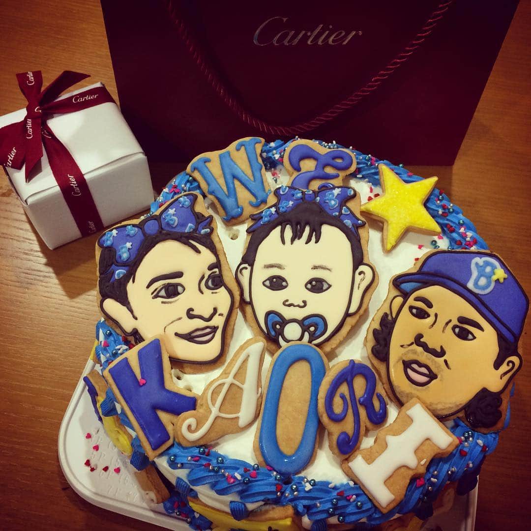 加織のインスタグラム：「31歳になりました❤️ 幸せ💋💋 #mybirthday #31th #happy #cake #cartier #present #thankyou #love #darling」