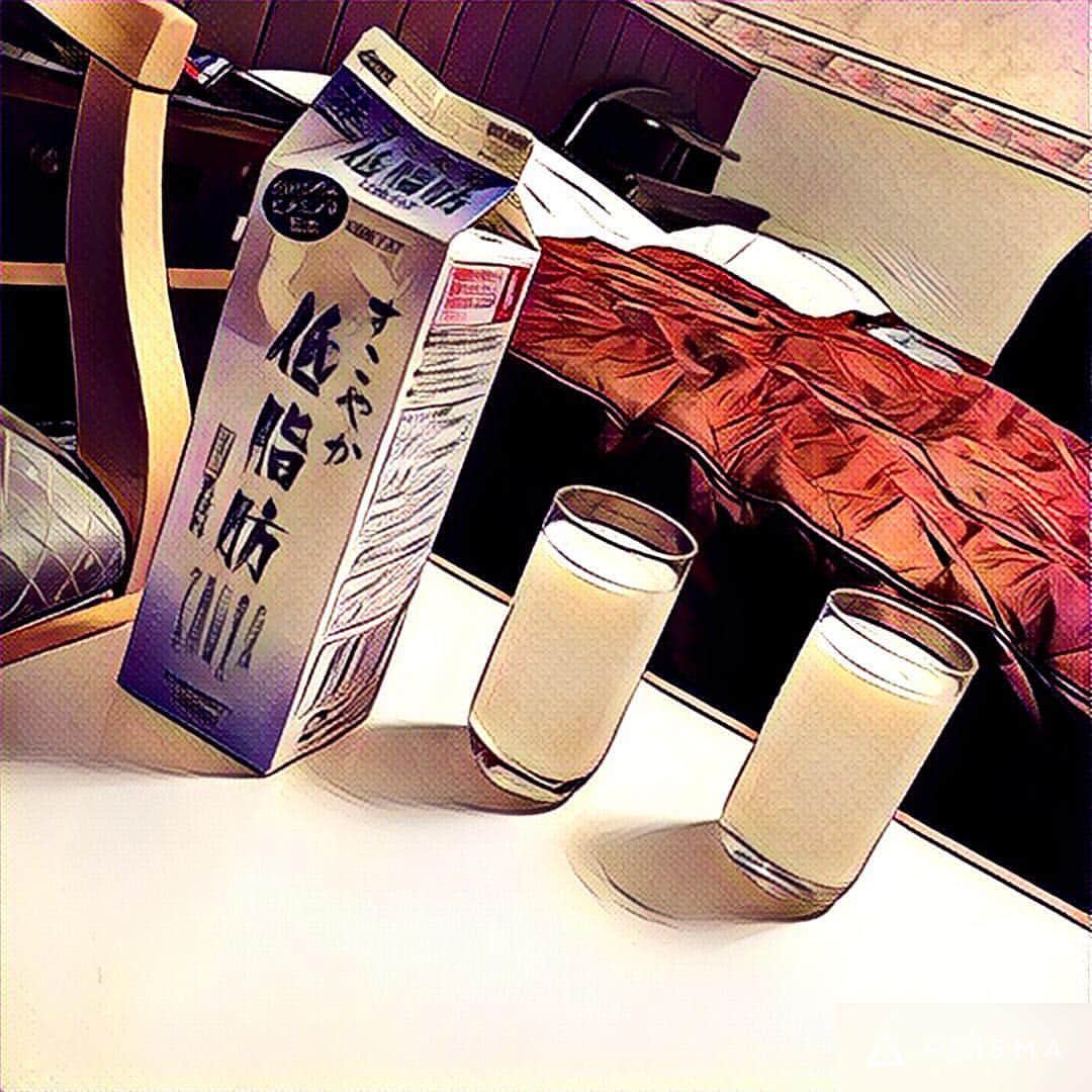 長谷川光基のインスタグラム：「風呂上がりの1杯🐄🍻 #自分への投資 #坂口のおごり #Gyunyu #Gunma」