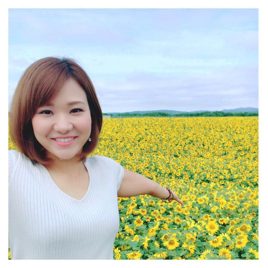 吉田知那美さんのインスタグラム写真 - (吉田知那美Instagram)「夕梨花が撮った知那美🌻 #sisters ・ ・ #女満別 #ひまわり #北海道の夏が好き #ちなみにちなみのオホーツクール」7月26日 9時53分 - chinami1991