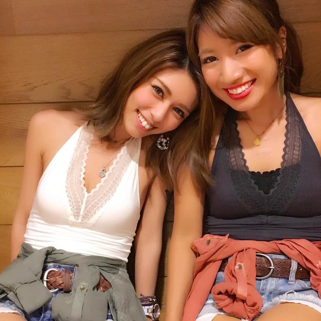 American Eagle Japan staffsのインスタグラム：「BTS collectionがスタートしたよ⍤⃝*♡ 今から着られる可愛いアイテムが沢山あるからチェックしてね🙈⚡️ #aeostyle  #americaneagle #gipsystyle  #gipsygirl  #bodysuit」