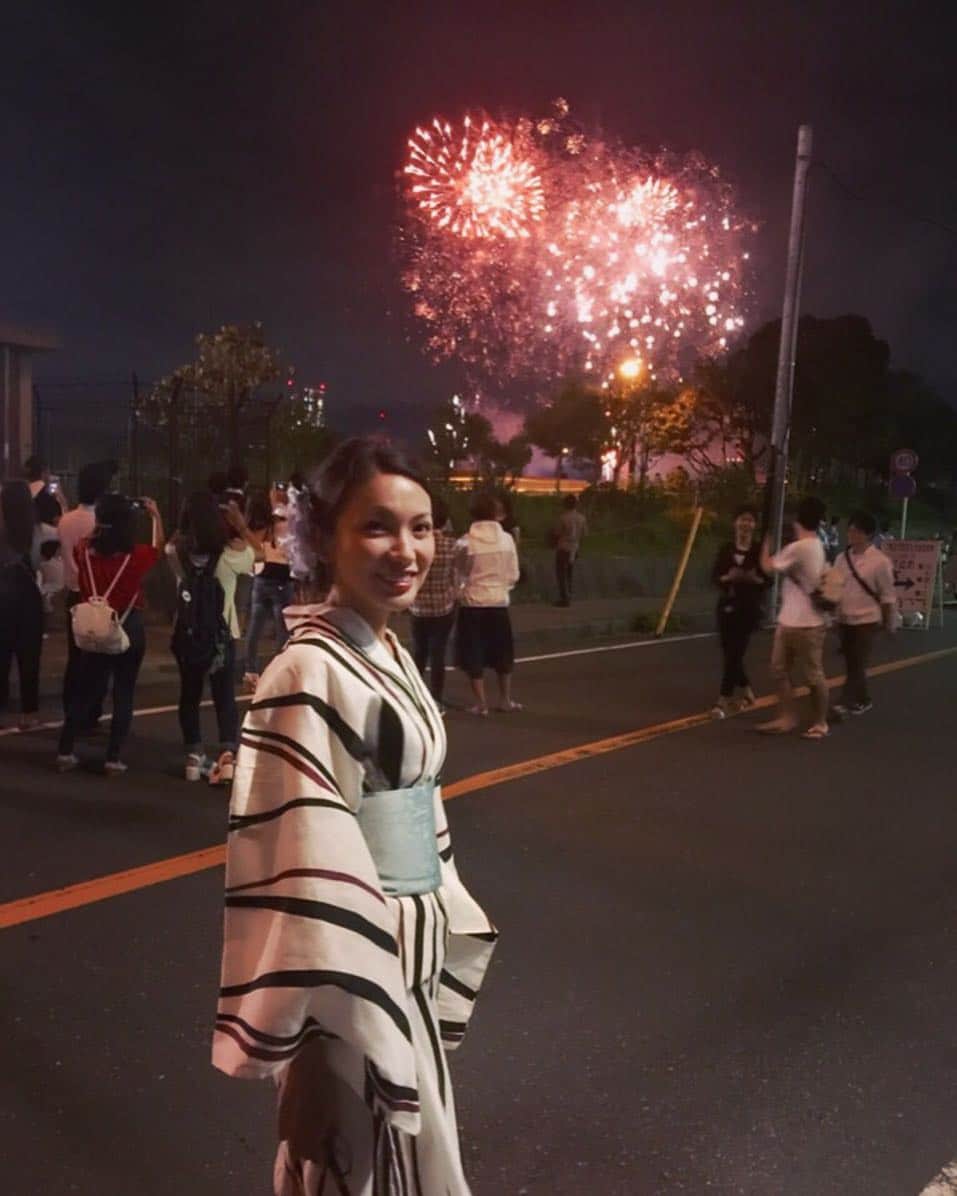 吉田愛璃のインスタグラム：「たまや〜🏮👘🎆🎆」