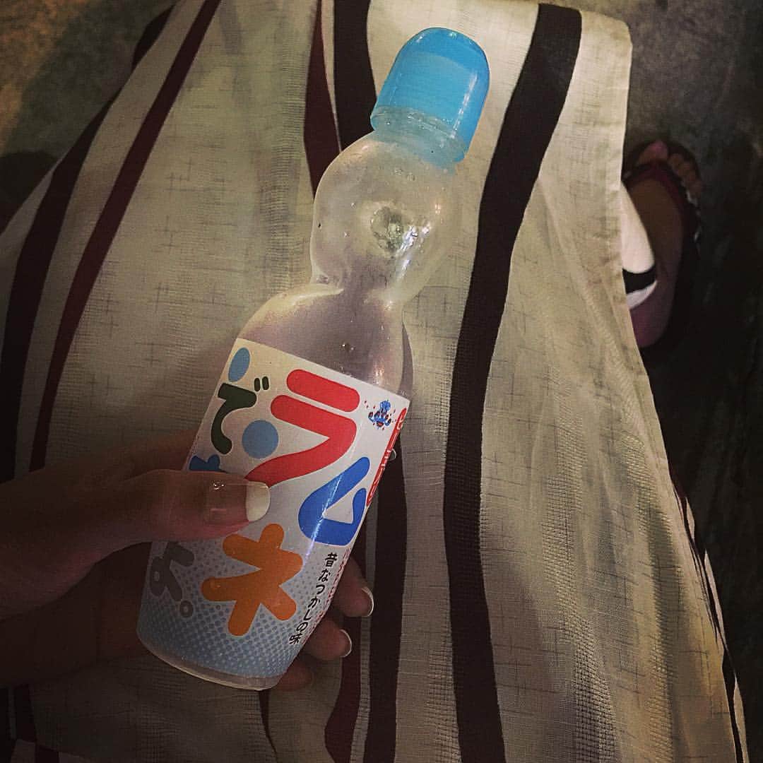 吉田愛璃のインスタグラム：「やっぱ飲んじゃうよね。」