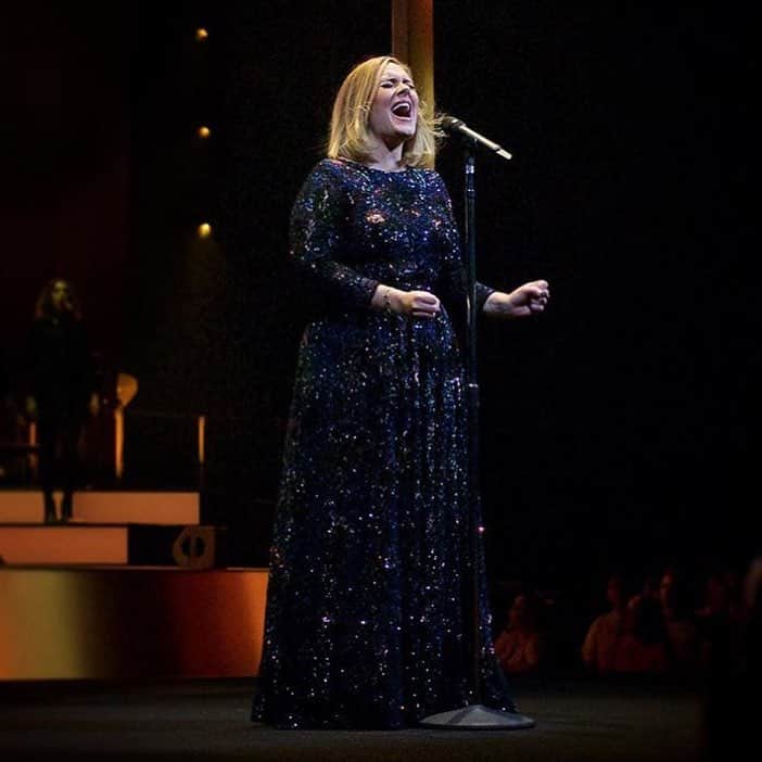 アデル（ファンアカウント）のインスタグラム：「Key Arena / Seattle / Jul 26」
