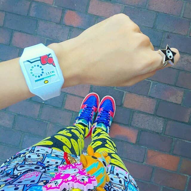 ヌーカのインスタグラム：「Only a few remain, get a Hello Kitty watch from the Nooka Vault (click link in bio) like the one @tokidokiclub is sporting  #nooka #tokidoki #tokidoki10ve #tokidokiclub #hellokitty #nooka #hellokittyjunkie #ootd #fashion #kawaii #coolwatch #clearance #deal #limitededition #collectorsitem」