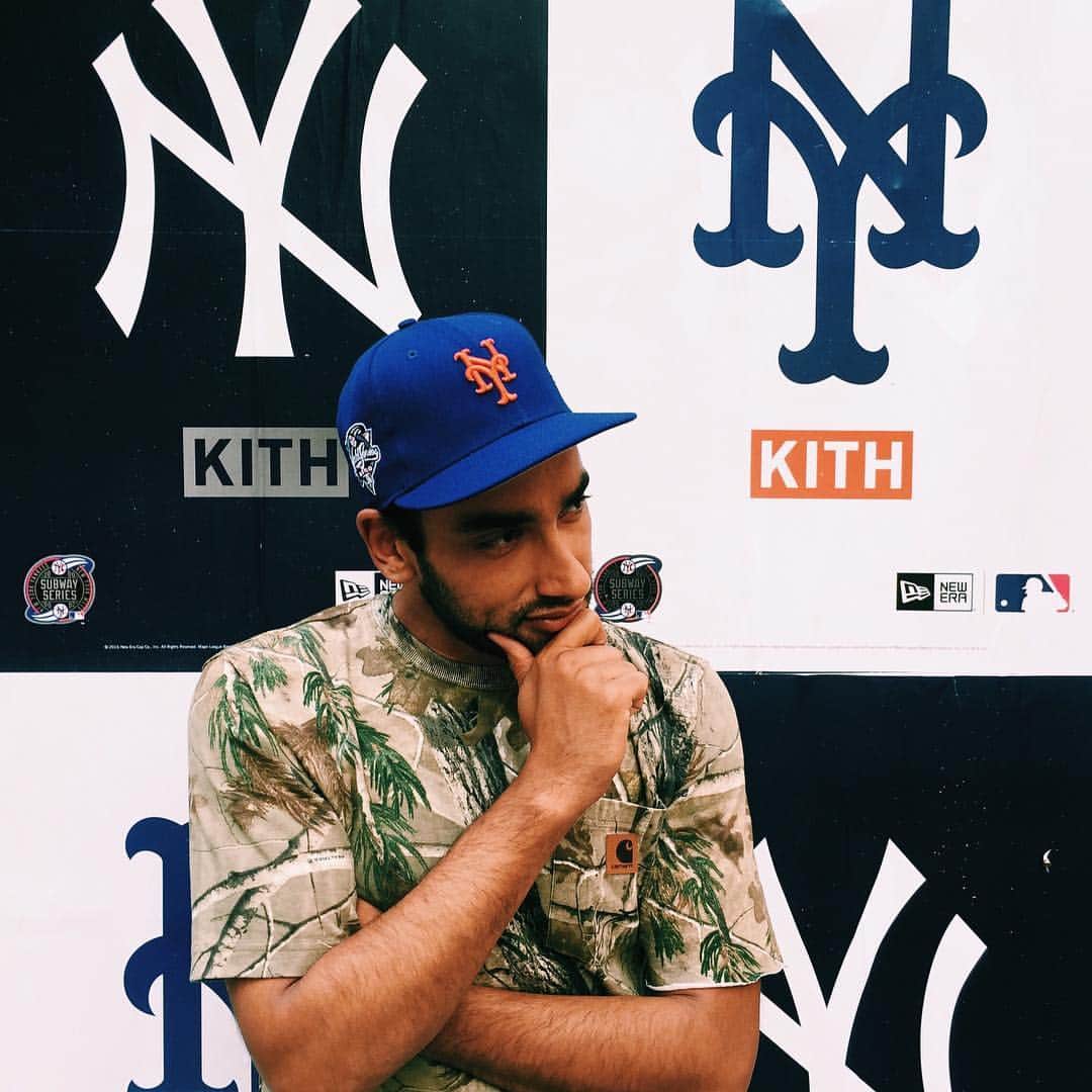 ニューエラ・キャップのインスタグラム：「To celebrate our upcoming Subway Series collection with the Mets, the Yankees and KITH, we have scoured over 40 wheatpastes around New York City. Take a picture in front of one wearing either a Mets or Yankees cap and tag #kithnyseries . Whose side are you on? #comingsoon」