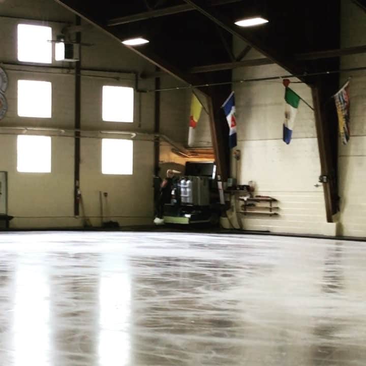 ヴィクトリア・ヘルゲソンのインスタグラム：「Superbra program av @joshihelgesson idag! 😍💪🏼👊🏼」