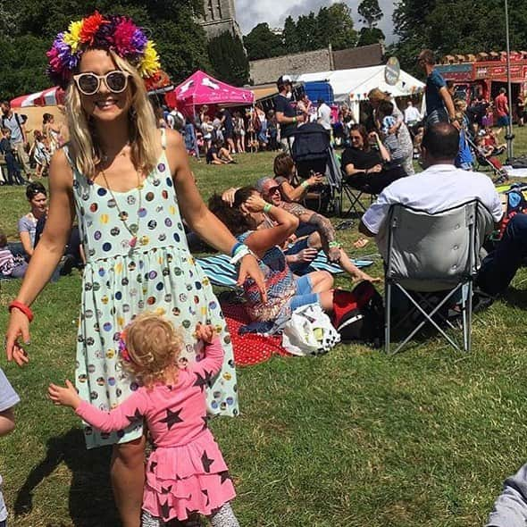 アンティポディアムのインスタグラム：「@dresslikeamum at #campbestival in our Hackney Spot Cami Dress ☀️ #antipodiumsummer #london #hackney」