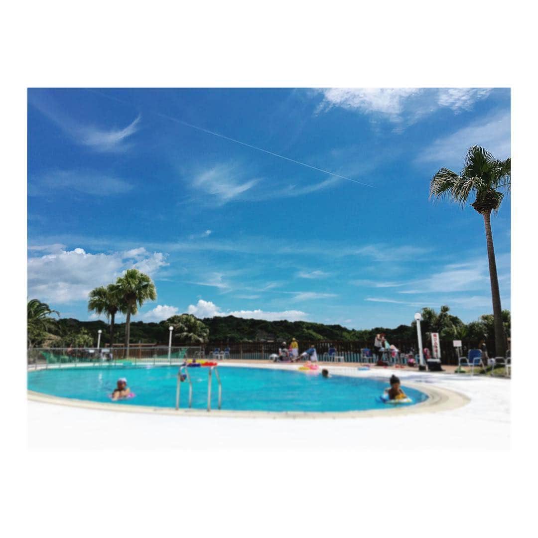 武田玲奈さんのインスタグラム写真 - (武田玲奈Instagram)「#pool #summer #hotday #blue」7月31日 23時59分 - rena_takeda