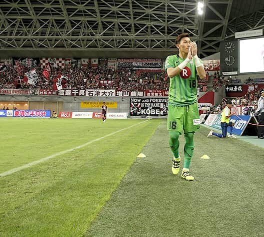 キム・スンギュのインスタグラム：「- - - - - - - - #visselkobe #아디다스」