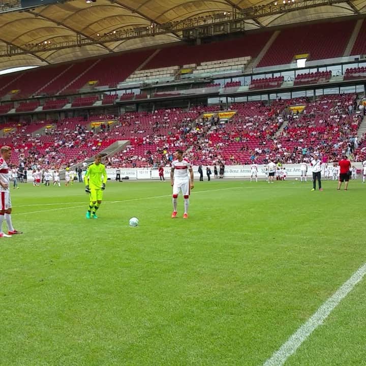 ミチェル・ランゲラクのインスタグラム：「Sorry Fritzle... 😜 @vfb」