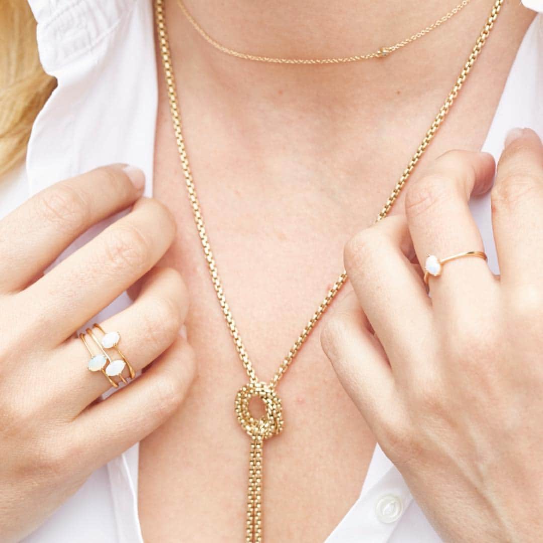 レンのインスタグラム：「More is more ❤️❤️❤️ Our opal Ring stacks at @theiconery - link in bio to shop 🎉」