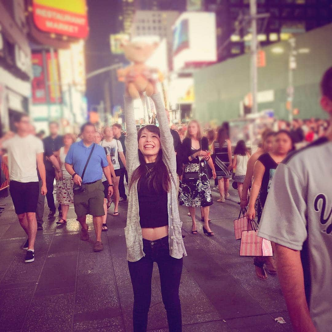 平野綾さんのインスタグラム写真 - (平野綾Instagram)「✨PRIDE ROCK at Times Square✨ 🦁……🐈🐇🐿🐀🐖🐂🐃🐄🐩🐘🐎🐅🐆🐐🐑🐏🐪🐫🐊🦃🐁🐢🐓🐜🦂🐾 #thelionking  #priderock  #timessquare」8月1日 14時16分 - a_ya.hirano