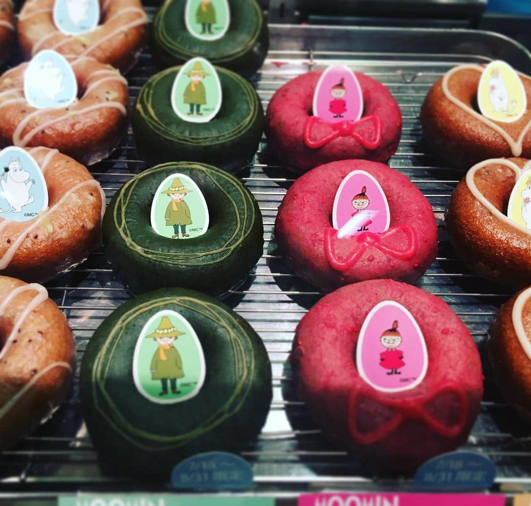 ソニン クッキングさんのインスタグラム写真 - (ソニン クッキングInstagram)「【食べインスタ】 Yum! 😘 Moomin doughnuts from #DoughnutPlant in Japan.  #これから食べたベジ料理のお店や商品なども載せますね #ドーナツプラント #ムーミン #ベジドーナツ #私は豆乳つかったビーガンタイプを購入  #DoughnutPlantJapan has #VeganDoughnuts as well.🍩👌🏻 #VeganBlog #VeganInstagram #SonimVeganSelection  #ソニンヴィーガンセレクト #ヴィーガン店紹介」8月1日 15時17分 - sonim_ckbk