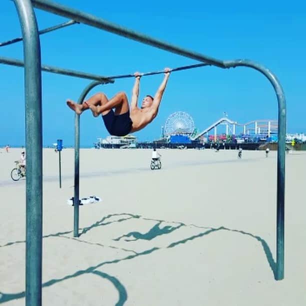 のインスタグラム：「Good week out in #santamonica #losangeles ... Working hard! Bit of fun on the last day, harder than it looks 😂 now onto #sweden #stockholm」