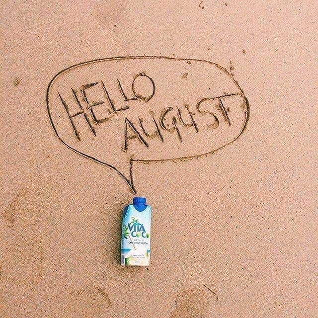 Vita Coco Japanのインスタグラム：「砂に文字をかいてみる？#harajukubeach へ！  #vitacoco #cityoasis #popup #ココナッツウォーター #summer #8月 #砂浜 #原宿ビーチ  都会のド真ん中”原宿”にビーチが出現！ http://gallery.ultrasupernew.com/portfolio/vita-coco-city-oasis/」