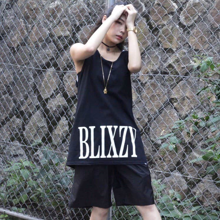 BLIXZYのインスタグラム：「FRONT LOGO TANKTOP PRICE : ¥3,780 COLOR : WHITE / BLACK SIZE : S / M / L #BLIXZY #BLIXZY_TOKYO」