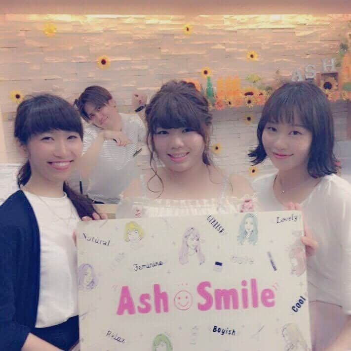 HAIR Ash MAKEのインスタグラム：「ash_smile_😄😄😄 #ash桜木町 #ash_smile #ash #hair #happy #smile #instagood #スマイル #笑顔 #桜木町  #hairstyle #美容室アッシュ #ヘアサロン #美容院 #美容 #2016 #夏」