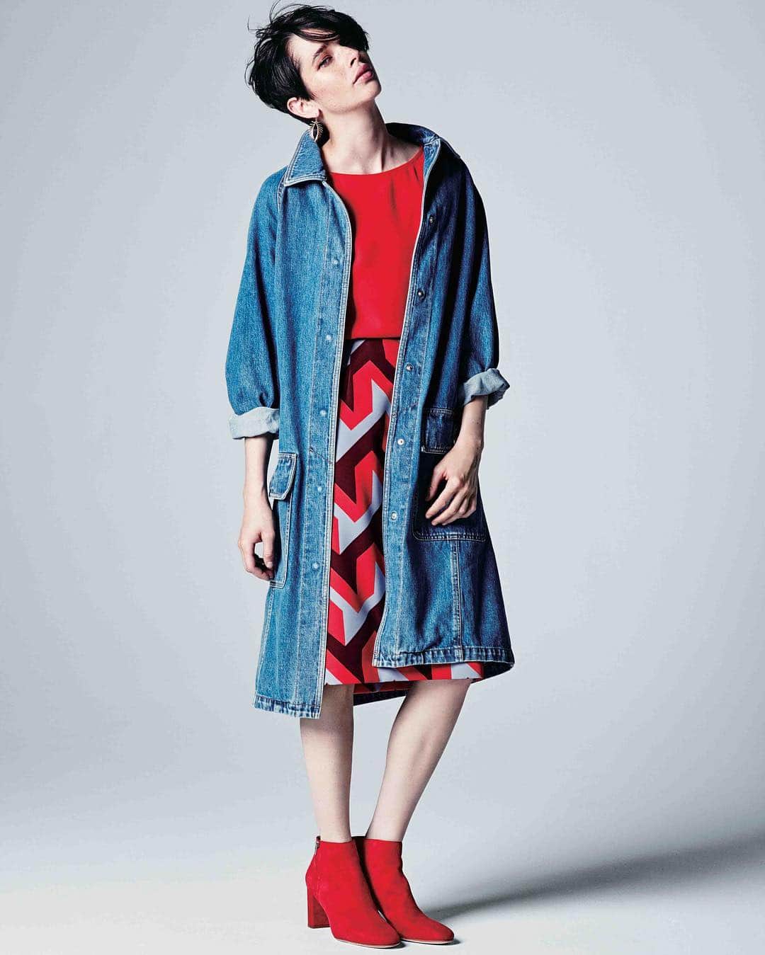 グレースコンチネンタルさんのインスタグラム写真 - (グレースコンチネンタルInstagram)「. No.03 #DIAGRAM coat ¥42,120 ​top​¥20,520 ​skirt ¥20,520 ​earrings​¥35,640 ​shoes ¥63,720 . #gracecontinental #グレースコンチネンタル #graceclass #coat #denim #red #newarrivals #earlyautumn #autumnwinter #catalogue #fashion #instafashion」8月3日 9時28分 - grace_continental.div