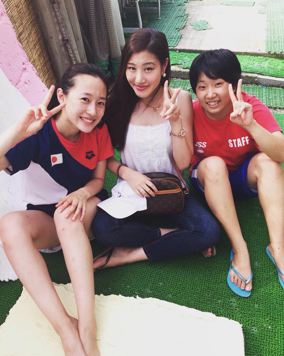 馬淵優佳さんのインスタグラム写真 馬淵優佳instagram 花ちゃんが突然プール遊びに来た ベラベラすごい勢いで喋って帰ってゆきました 笑 Jss 宝塚 プール 練習中 8月3日 18時09分 Mabu05