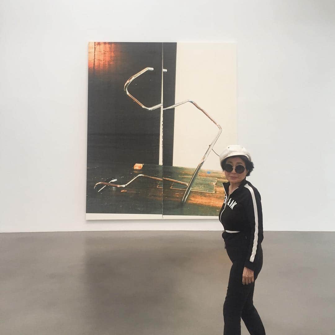 オノ・ヨーコのインスタグラム：「The heart is starting to move. I love this one by Wade Guyton.」