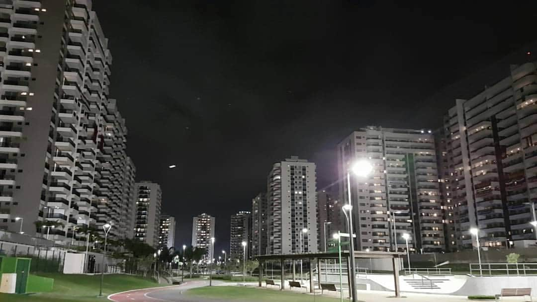 シュテフェン・ダイブラーさんのインスタグラム写真 - (シュテフェン・ダイブラーInstagram)「The Olympic Village by night! Calm and impressive. #rio2016」8月4日 13時37分 - steffendeibler