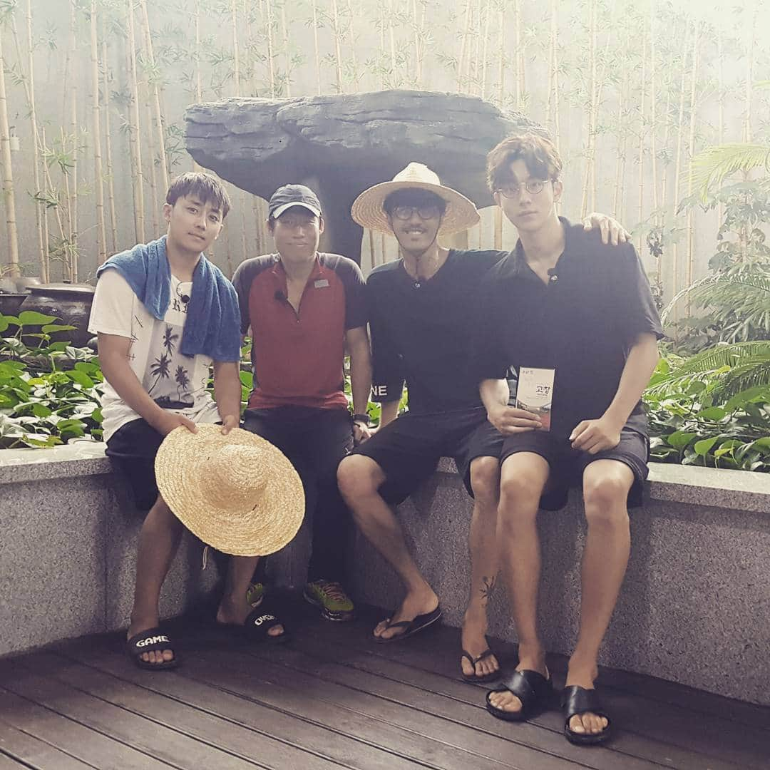 チャ・スンウォンさんのインスタグラム写真 - (チャ・スンウォンInstagram)「#삼시세끼 #폭염경보#포도작업후#고창고인돌유적지탐방#에어컨빵빵 #유해진 #손호준 #남주혁」8月4日 16時30分 - 70csw