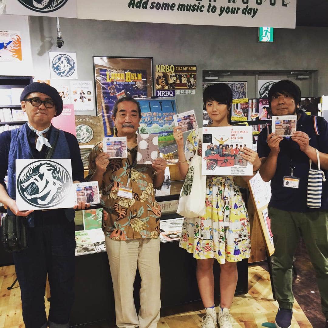 清浦夏実さんのインスタグラム写真 - (清浦夏実Instagram)「パイドパイパーハウスでのトークイベント、和やかに終了！パイドに行くと、音楽をどんどん好きになります。行さん、長門さんありがとうございました！#TWEEDEES #パイドパイパーハウス #タワーレコード #渋谷」8月5日 23時43分 - kiyo_723