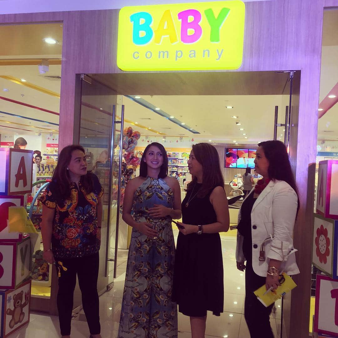 Iya Villaniaさんのインスタグラム写真 - (Iya VillaniaInstagram)「So glad this is just in my area! 😊 a wonderland for momma's and their babies! 😆 Congratulations @babycompanyph 😊 So nice seeing so many momma friends today 😊 Sorry if I overstayed 😂😂😂」8月6日 19時11分 - iyavillania