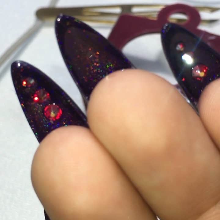 Yasmeenのインスタグラム：「Under nail bling art, cus there is no such thing as 'too much' 😉 check out my Instagram story or snap, same difference lol (👻Sloteazzy)  #nailsbysloteazzy」
