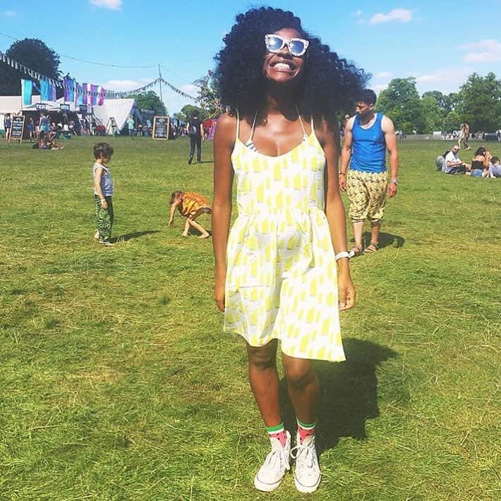 アンティポディアムさんのインスタグラム写真 - (アンティポディアムInstagram)「Happy Sunday 🌞 @freddieharrel in our Razor Crepe de Chine Cami dress at #wilderness 💙 #weekend #festival #antipodiumsummer #rg」8月7日 19時14分 - antipodium