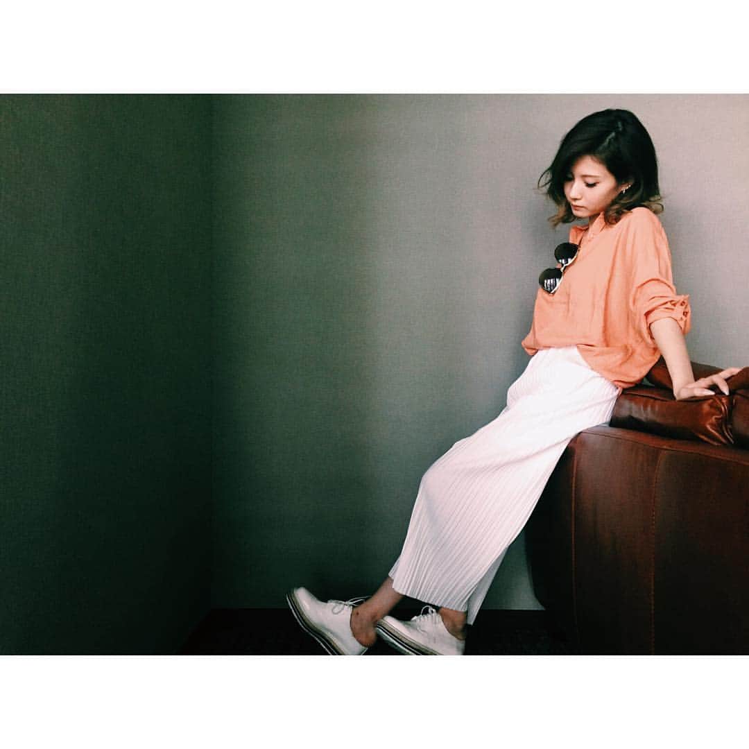 Lune Selectのインスタグラム：「. 夏はしたいことがたくさんあって何からしようか迷いますね👀🌀 . . . テラコッタシャツ4980円→3980円でSALE中です🐻💕 . #LuneSelect#セレクトショップ #メルカリ#トップ画面から飛べます#ファッション#コーデ #ootd #fashion #アパレル#服#ネットショップ#ネットショッピング#通販#買い物#2016ss」