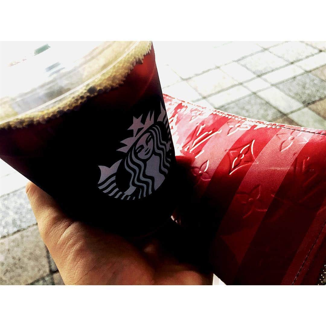小越勇輝さんのインスタグラム写真 - (小越勇輝Instagram)「ブラックのアイスコーヒーが 欠かせない毎日。 #goodnight#starbuckscoffee#louisvuitton」9月5日 23時54分 - yuki_ogoe