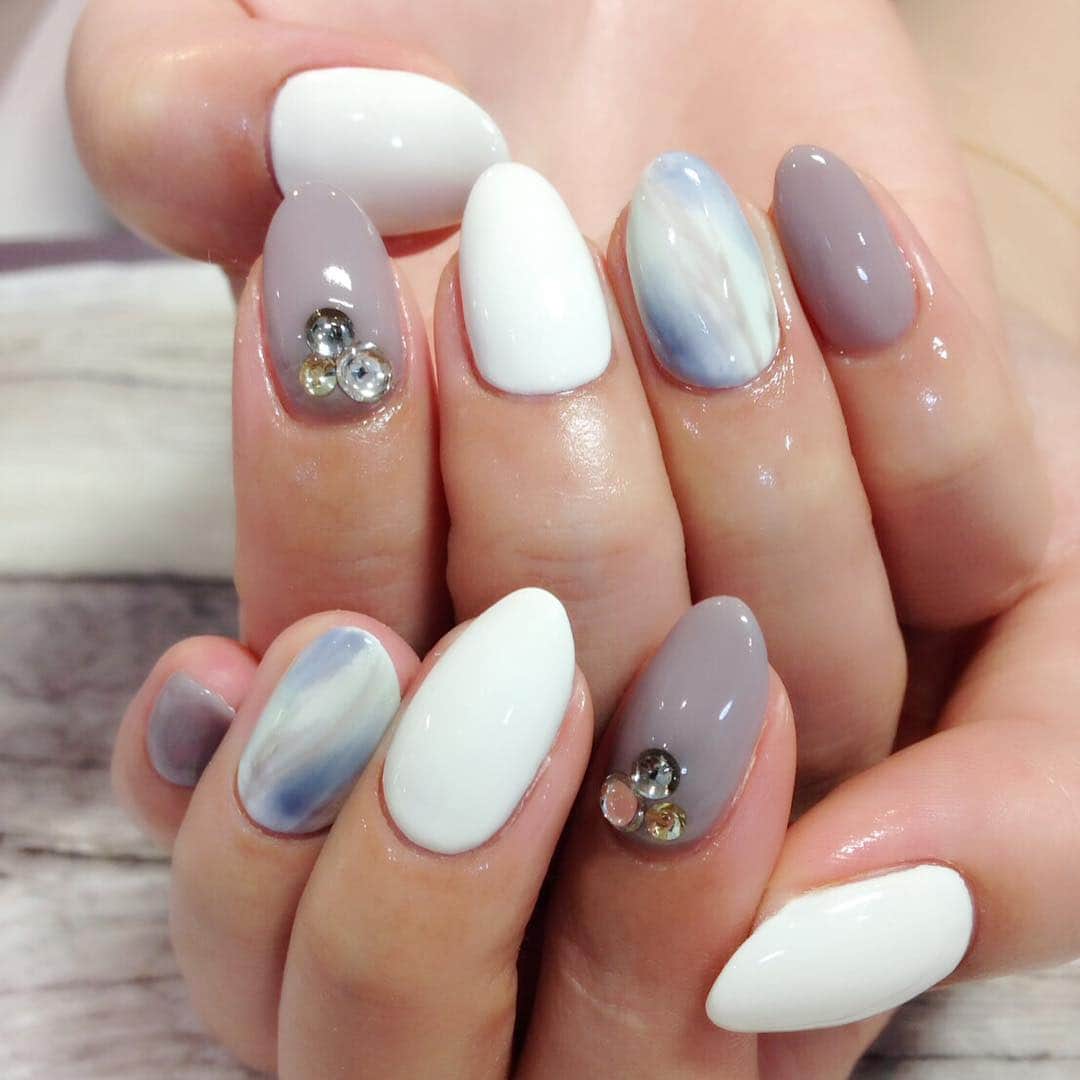 佐山愛のインスタグラム：「new nail❤︎ #ネイル #nail #ジェルネイル」