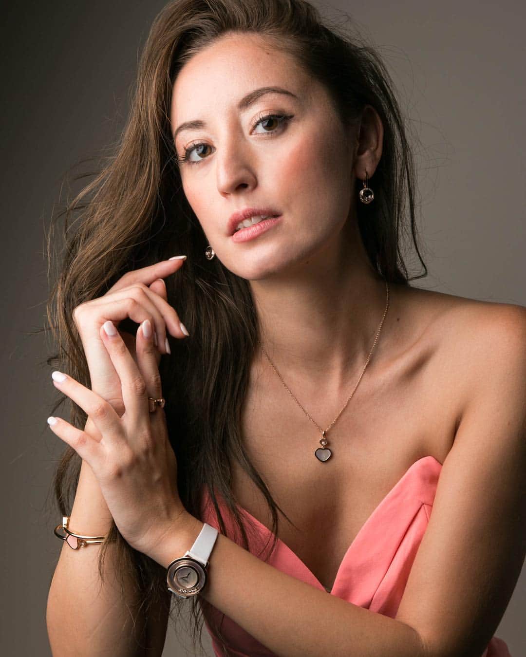太田エイミーのインスタグラム：「Gorgeous Chopard Jewelry !  伊勢丹のステージイベントでご覧いただけます！(9/6まで)! #AreYouHappyDiamonds #HappyHearts #chopard #chopardjapan #swissjewelry @chopard #jewelry #heartjewelry #diamonds #beautifuljewelry」