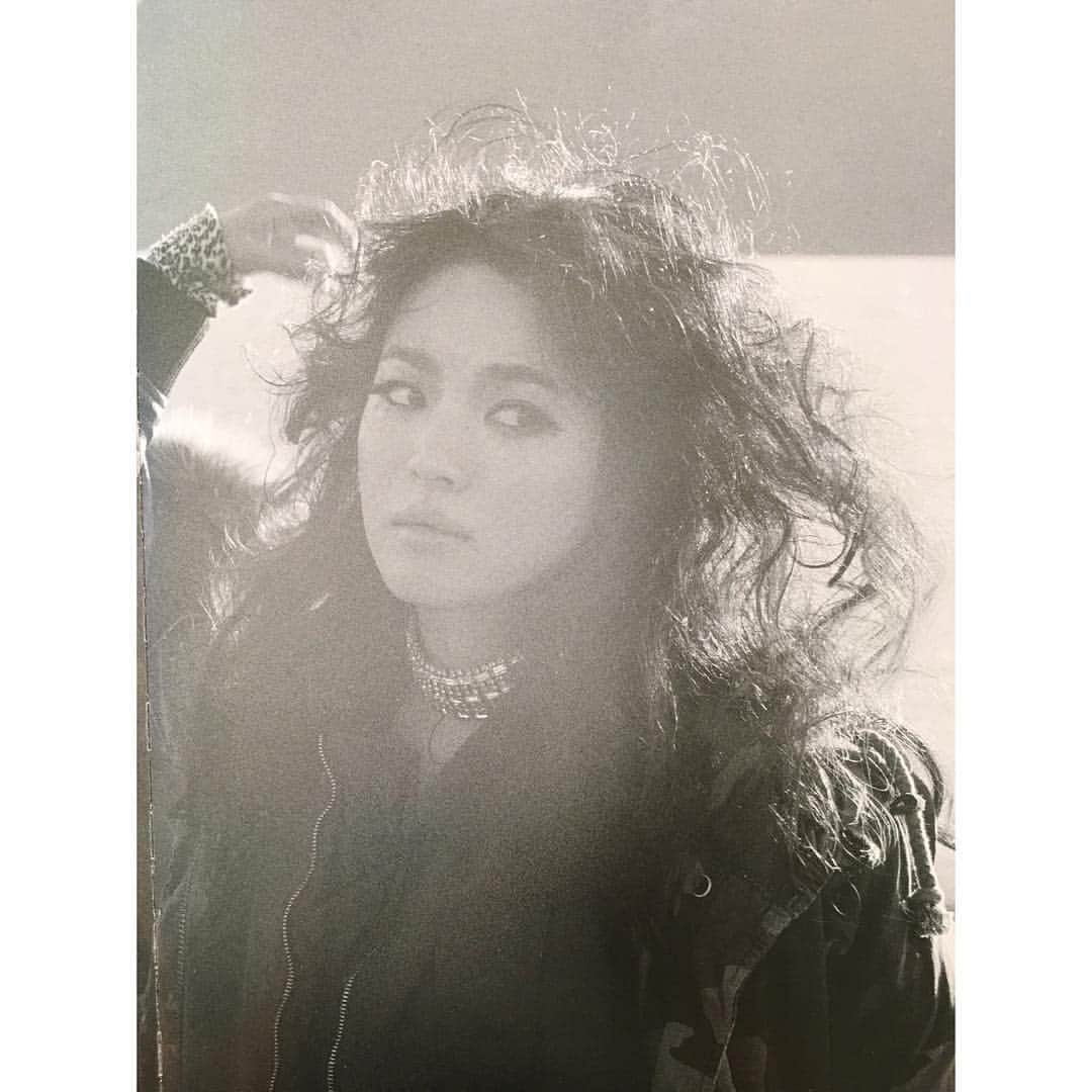 ソン・ヘギョさんのインスタグラム写真 - (ソン・ヘギョInstagram)「Old pic📕」9月2日 13時27分 - kyo1122