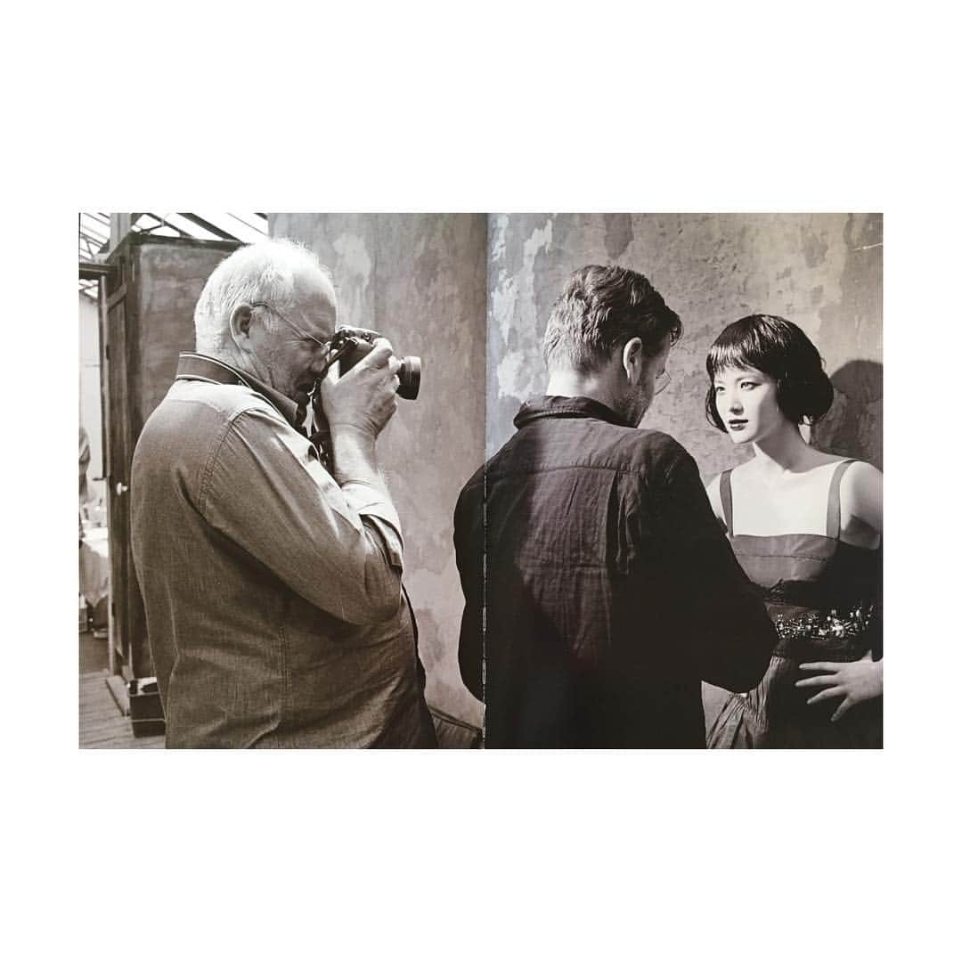 ソン・ヘギョさんのインスタグラム写真 - (ソン・ヘギョInstagram)「Old pic  #peterlindbergh #stephanemarais📕」9月2日 13時30分 - kyo1122