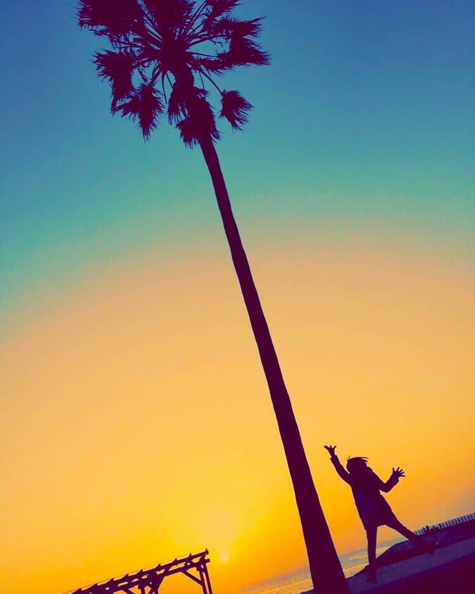 安達祐実さんのインスタグラム写真 - (安達祐実Instagram)「フォローありがとう！ #sunset #夏も終わりだね #カメハメ波出してるの #私だよ」9月2日 17時04分 - _yumi_adachi