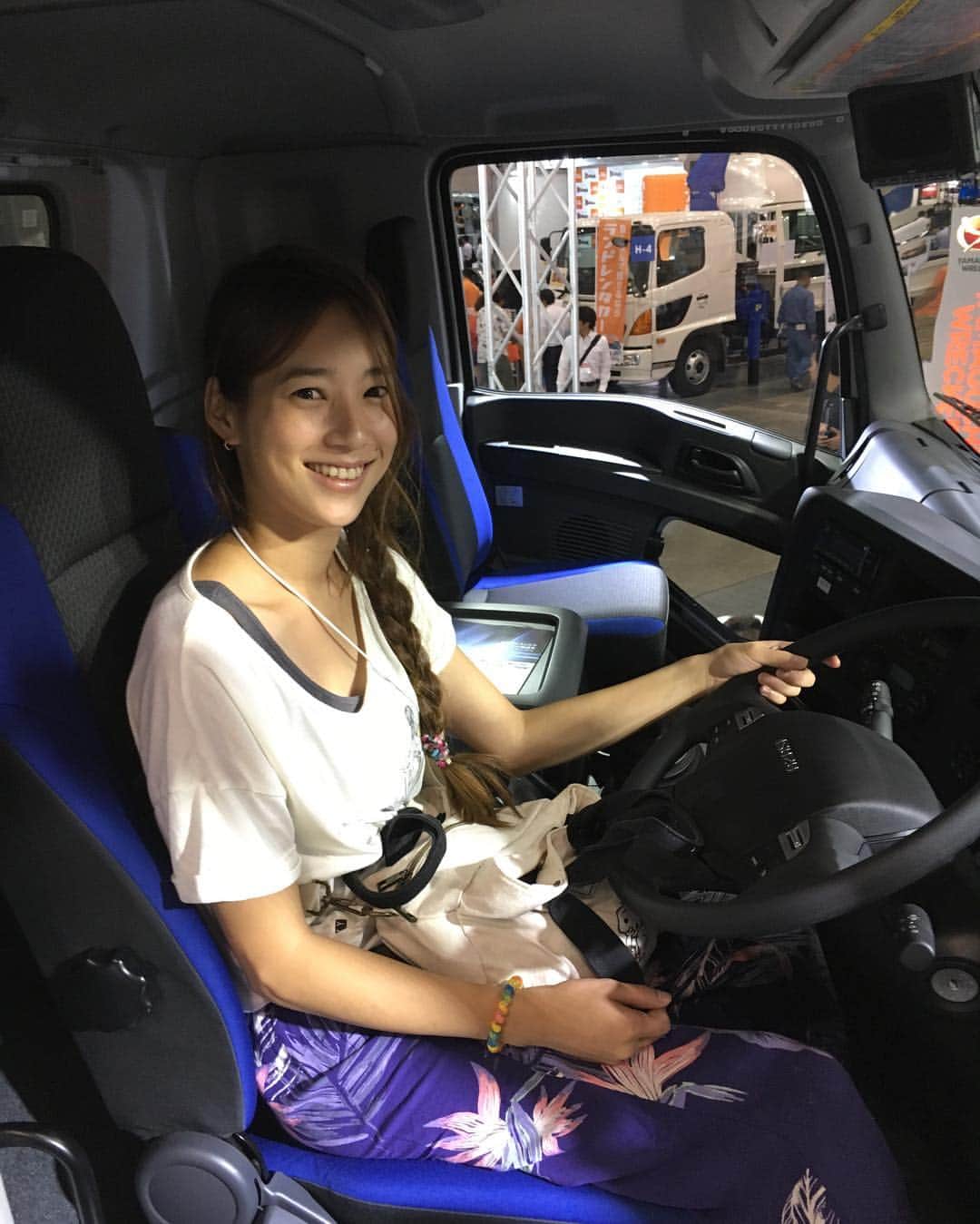 吉田愛李のインスタグラム：「大型免許がほしい〜😩 #job」