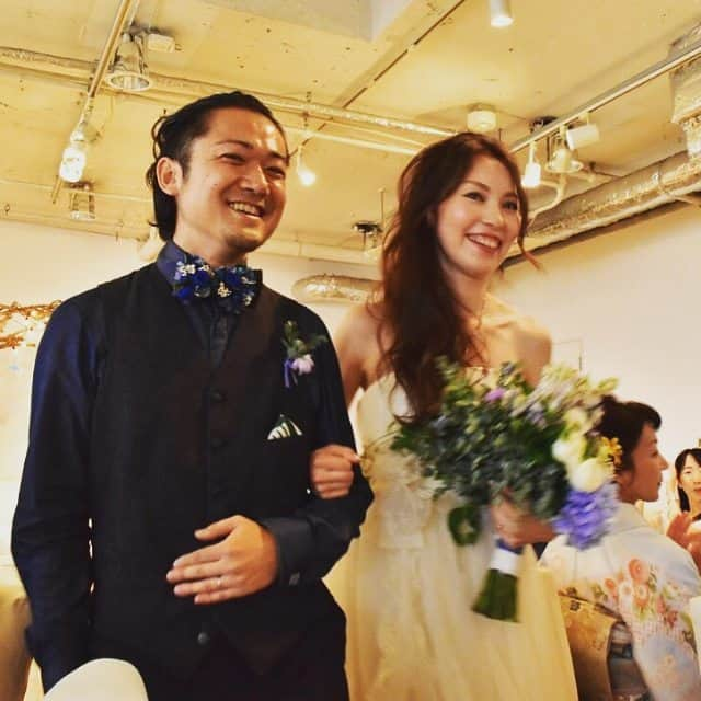 1000％WEDDING!のインスタグラム：「店長ブログ  http://ameblo.jp/keikomiura1000wedding/entry-12195446878.html  #ウェディング #沖縄 #リゾート #結婚 #ハネムーンフォト #幸せ #結婚式 #結婚式準備 #wedding #weddingphoto #プレ花嫁 #海外旅行 #bride #travel #party #トラッシュザドレス #1000% #ウェディングドレス #ドレス選び #東京 #渋谷 #前撮り #ロケ #撮影 #ビーチ挙式#結婚準備#ウェディングケーキ」