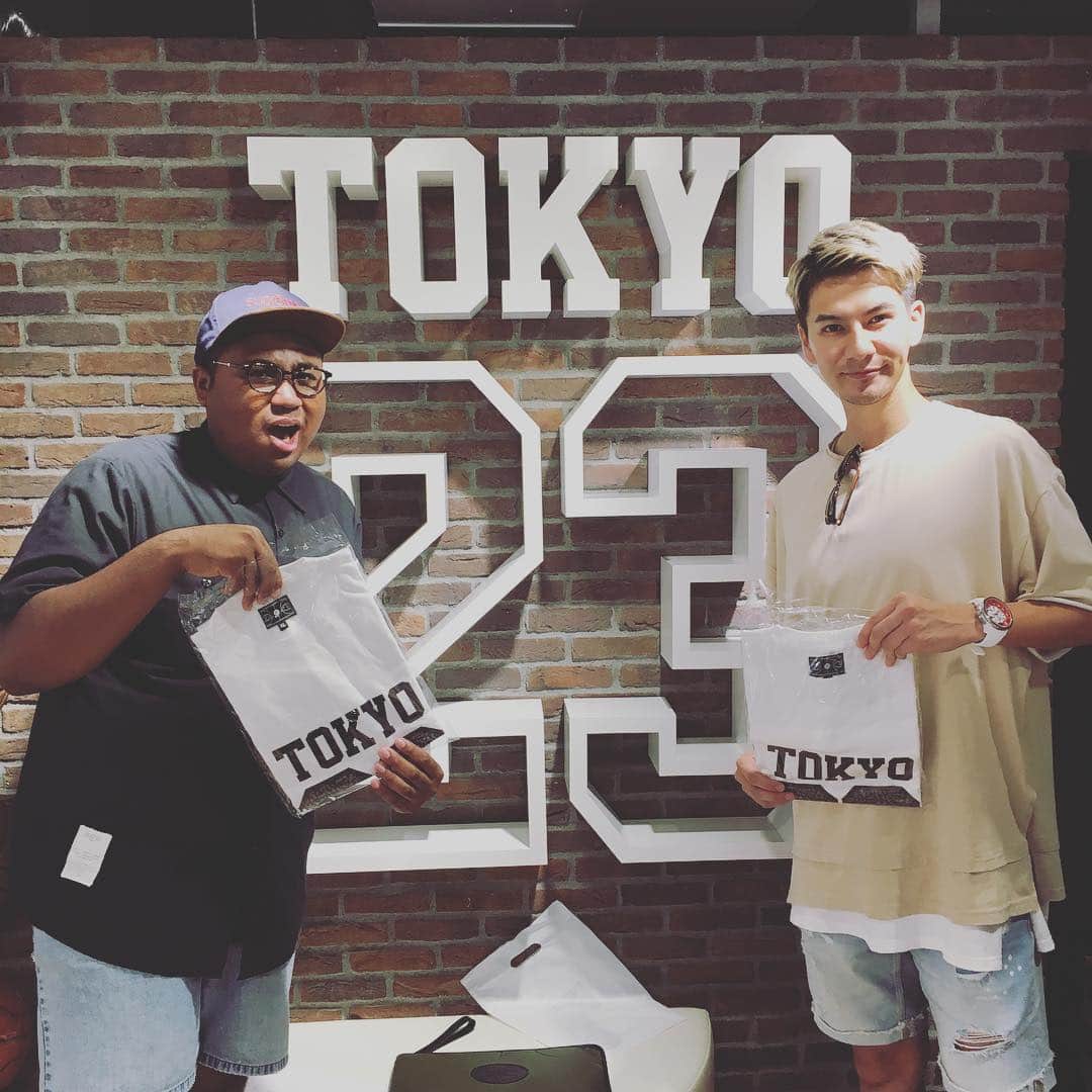 アントニーのインスタグラム：「JOY×ANTHONY×ANTHONY  #nike  #JORDAN #tokyo23  #ジョイトニー #女医トニー #JOYトニー #日本初JORDANオンリーショップ最高！」