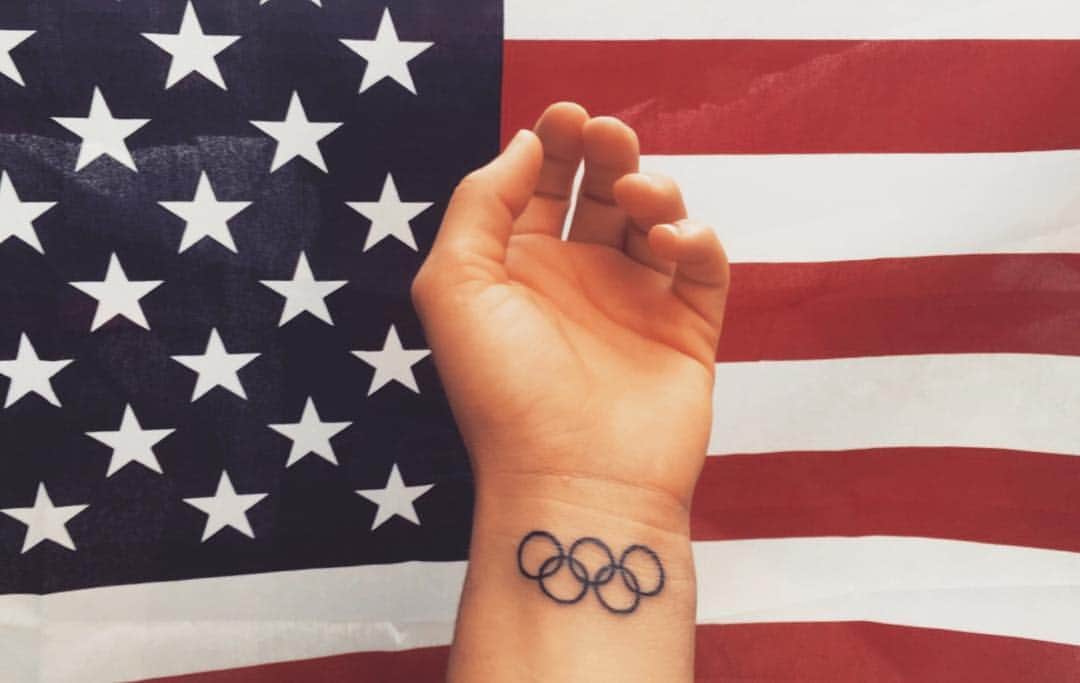 キャシディ・クックさんのインスタグラム写真 - (キャシディ・クックInstagram)「Tattoo artist: "so did you compete in the Olympics or something?" Me: "No... I'm just a really big fan" 😜🇺🇸#TattedUp #OlympicRings」9月3日 9時32分 - kassidycook13