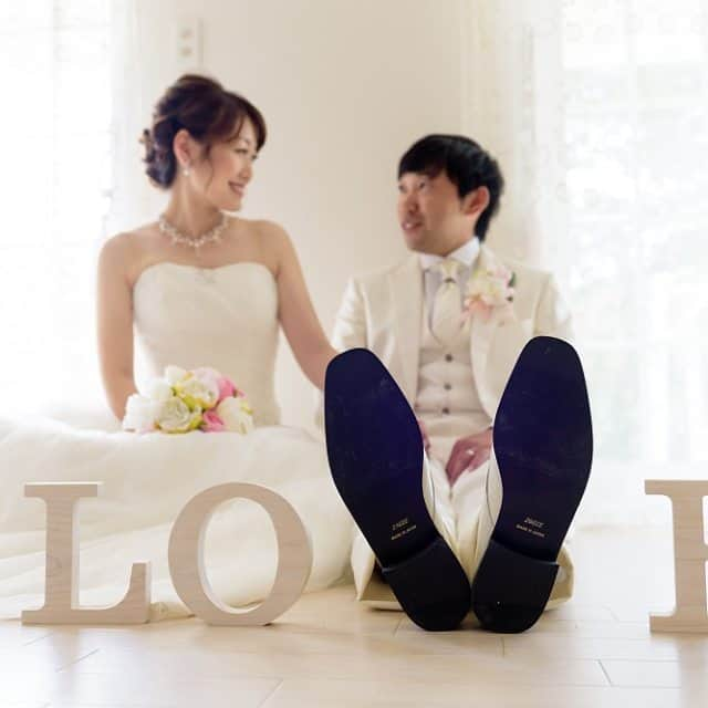 1000％WEDDING!のインスタグラム：「http://ameblo.jp/keikomiura1000wedding/entry-12196437987.html  #ウェディング #沖縄 #リゾート #結婚 #ハネムーンフォト #幸せ #結婚式 #結婚式準備 #wedding #weddingphoto #プレ花嫁 #海外旅行 #bride #travel #party #トラッシュザドレス #1000% #ウェディングドレス #ドレス選び #東京 #渋谷 #前撮り #ロケ #撮影 #ビーチ挙式#」